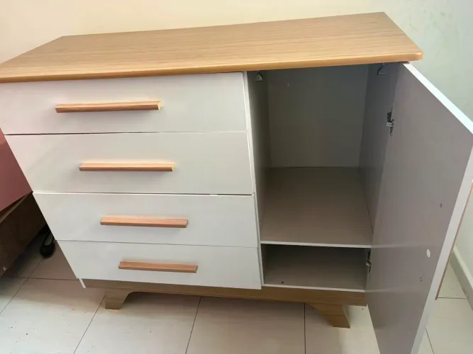Cômoda Infantil 1 porta e 4 gavetas