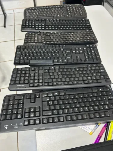 TECLADOS DE COMPUTADORES USADOS