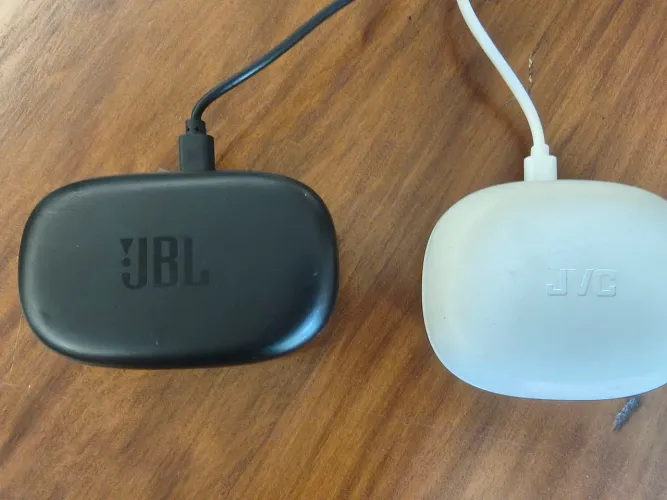 Fones JBL Endurece original preto + Jvc alternativo
