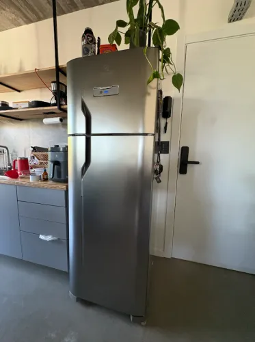 Geladeira/Refrigerador Electrolux Frost Free Inox Duplex Prata 371L DFX41