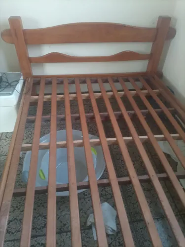Cama de Casal de Madeira Rígida
