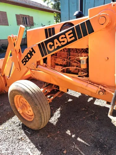 Retroescavadeira case 580h  Simples