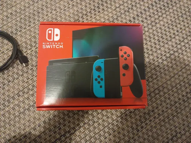 Nintendo Switch V2 Desbloqueado + Cartão Micro SD 512 GB + Pro Controller