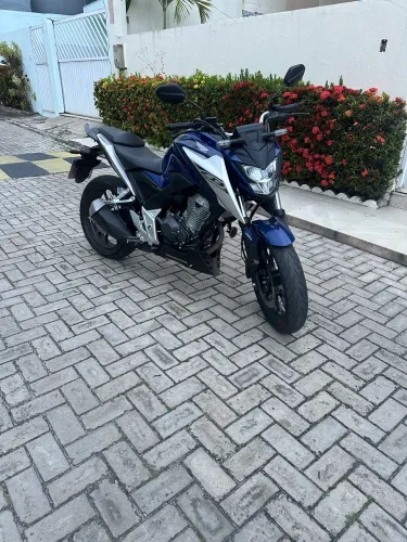 CB 300f Twister ABS 25/26