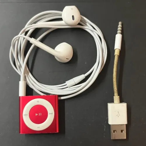 ipod shuffle vermelho perfeito acessórios