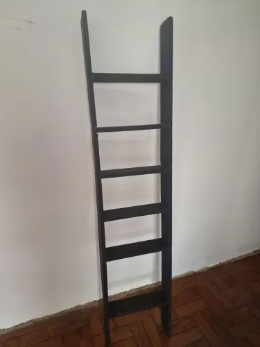 Escada decorativa ou sapateira aberta