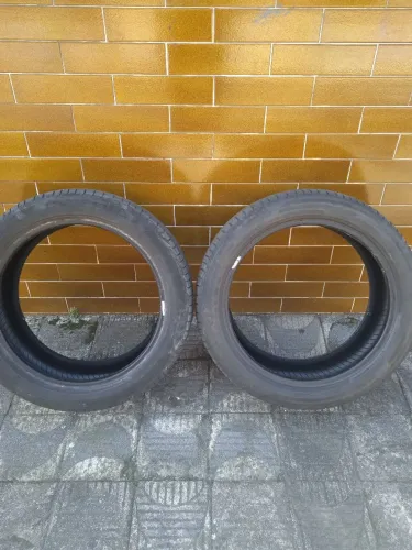 02 Pneus Pirelli aro 17 225 45