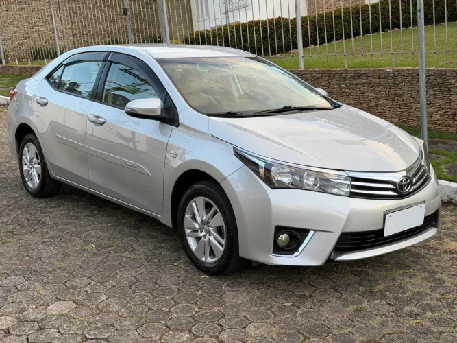 Toyota Corolla GLI 1.8 Flex 16V Aut. 2016