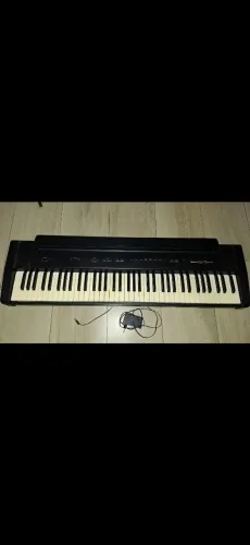 Piano Digital Roland EP-7 II (Teclas Excelentes / Perfeito para Estudos)