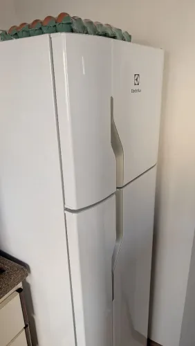 Geladeira Electrolux Cycle Defrost 260L (Modelo DC35A)
