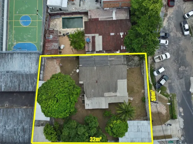 Terreno de 930m² no Adrianopolis todo documentado