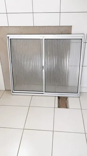 JANELA DE ALUMÍNIO 2 FOLHAS