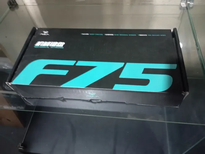 Teclado mecânico f75