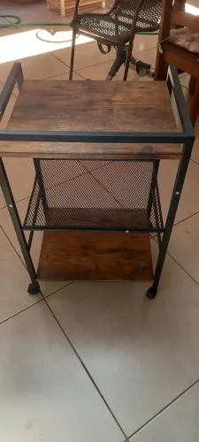 Mesa de suporte com prateleira (ferro com madeira)