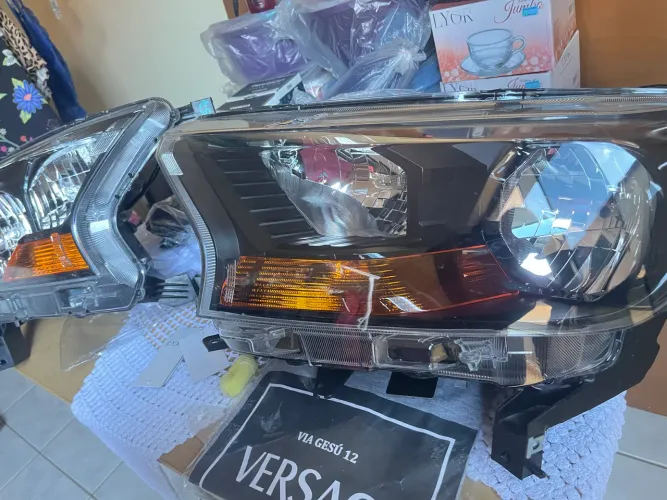 Peças Ford Ranger  - Farol Novo na Caixa + Pneu Estepe Zero + Engate Keko