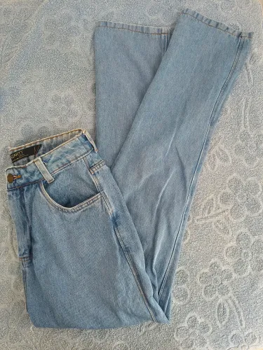 Calça Jeans Estilo Reta Lavagem em Azul sem Lycra