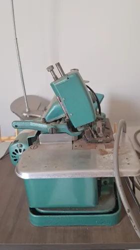 Máquina overloque semi industrial