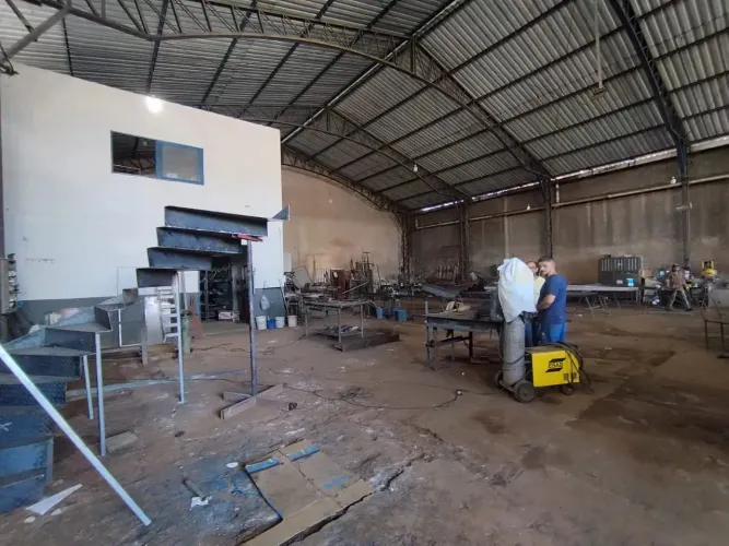 VENDO GALPÃO NA ALFERES COSTA DE 750 M2, PRÓXIMO A PEDRO ALVARES CABRAL