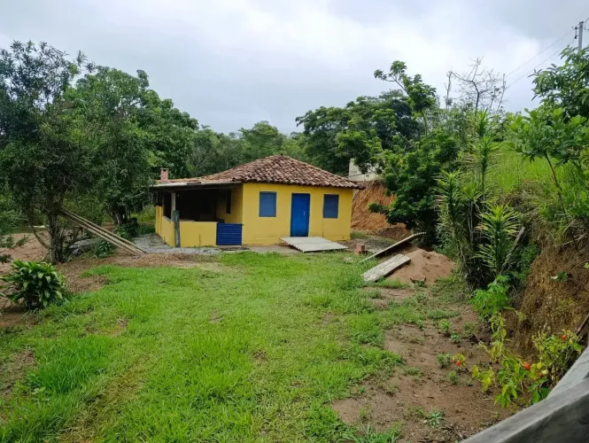 Sitio em Piracema MG Casa Centenária com lagoa e agua corrente