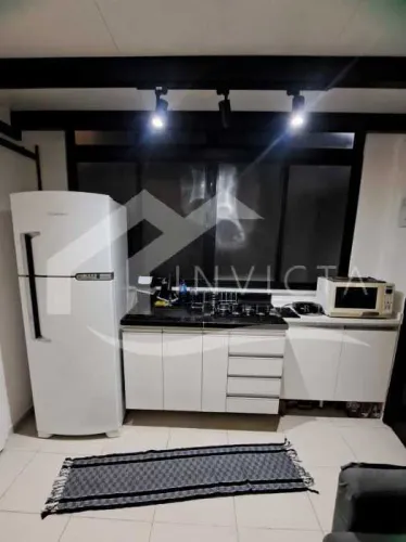 Loft todo reformado, lindo e aconchegante! Ótima localização!