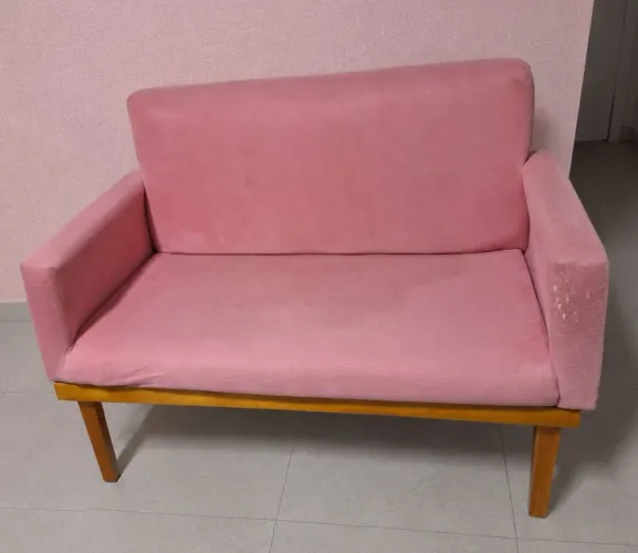 Sofázinho 2 lugares rosa