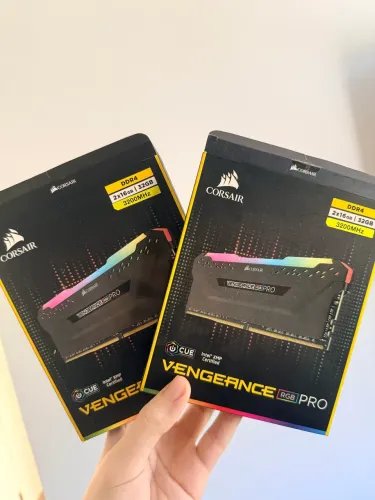 Memória RAM CORSAIR 32 GB(2x16) DDR4 Vengeance Pro