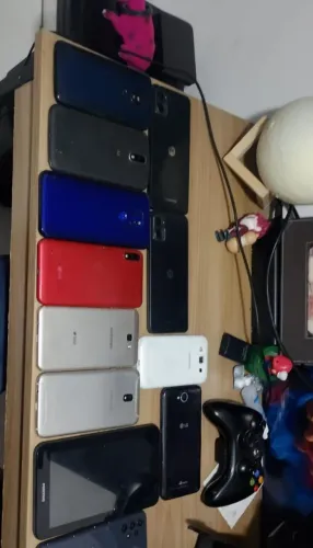 15 unidades LOTE DE CELULAR - PARA ASSISTÊNCIA TÉCNICA 