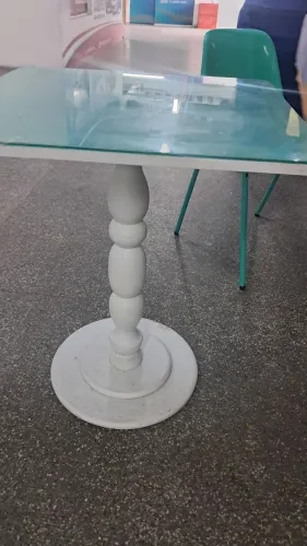 Mesa madeira quadrada 4 lugares