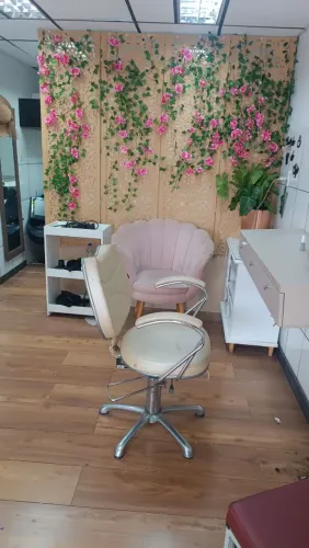 salão montado pronto para trabalhar