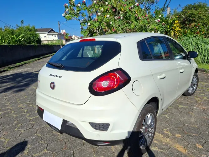 Fiat Bravo Essence 1.8 Flex 16V 5P 2016