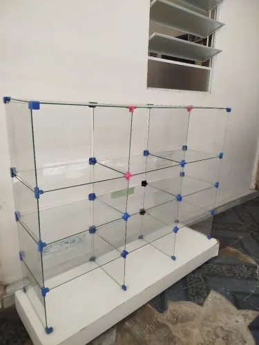 Vendo Vitrine e Expositor e Manequim