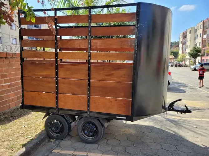 Trailer Carretinha reboque para 2 cavalos 2025. Documentação ok 