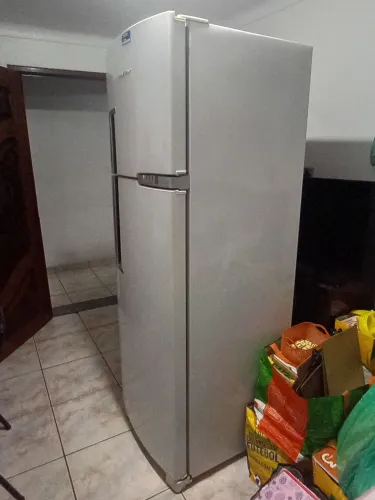 Vendo geladeira em perfeito estado R$ 800.00