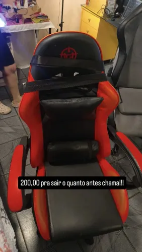 Cadeira gamer vermelha