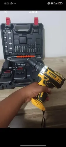 Furadeira/parafusadeira/kit de ferramentas/2 baterias