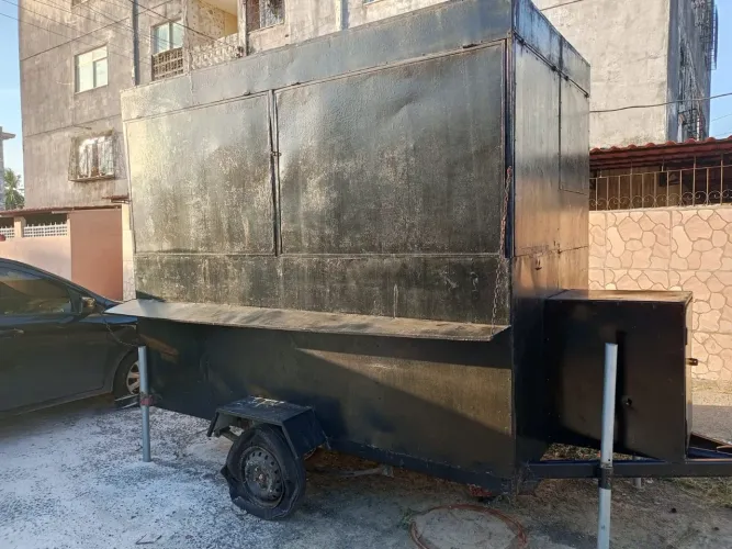 Trailer espaçoso 2 x 1.80m