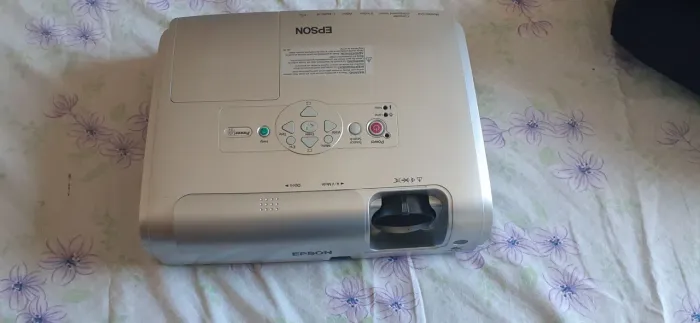 Vende-se projetor epson S4 funcionando 