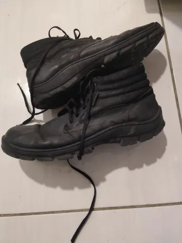 Bota preta