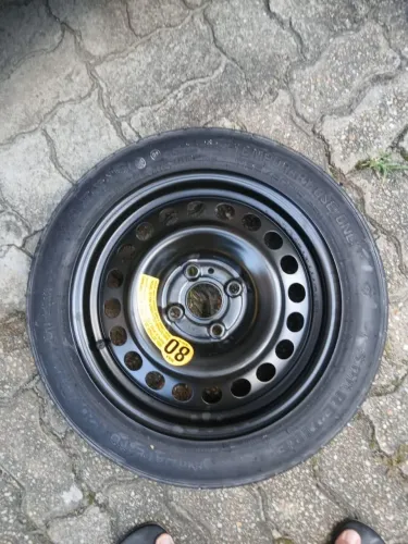 Pneu step de carro semi novo