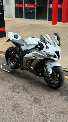 KAWAZAKI ZX10R