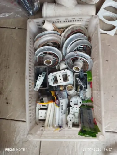 Caixa de materiais elétricos