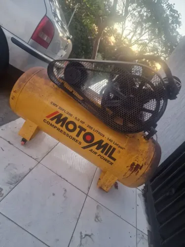 Coomprenssor 200 litros