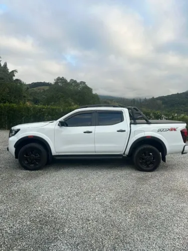 Nissan Frontier Pro4x CD 4X4 2.3 Bi-TB Die. AUT 2023