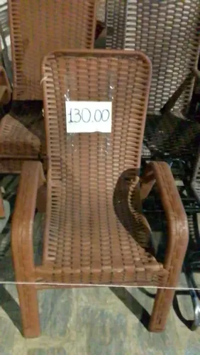 cadeira em fibra linda 130.00