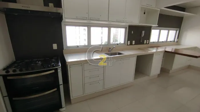 Apartamento à venda na Consolação, 2 suítes, 2 banheiros, 2 vagas,163m²