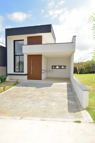 Casa em condomínio: 3 quartos, 2 suítes, 2 salas, 3 banheiros, 4 vagas de garagem em Soroc
