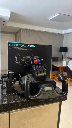 Logitech G Flight Yoke System + Throttle, Completo na Caixa