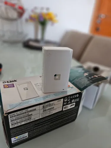 Repetidor de sinal wi-fi Dlink AC750