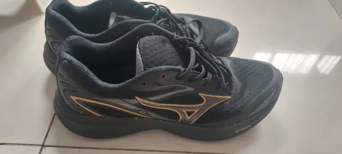 Tênis Mizuno usado