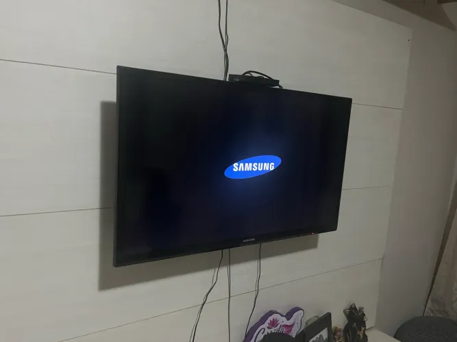 Tv 32 polegadas não é smart 